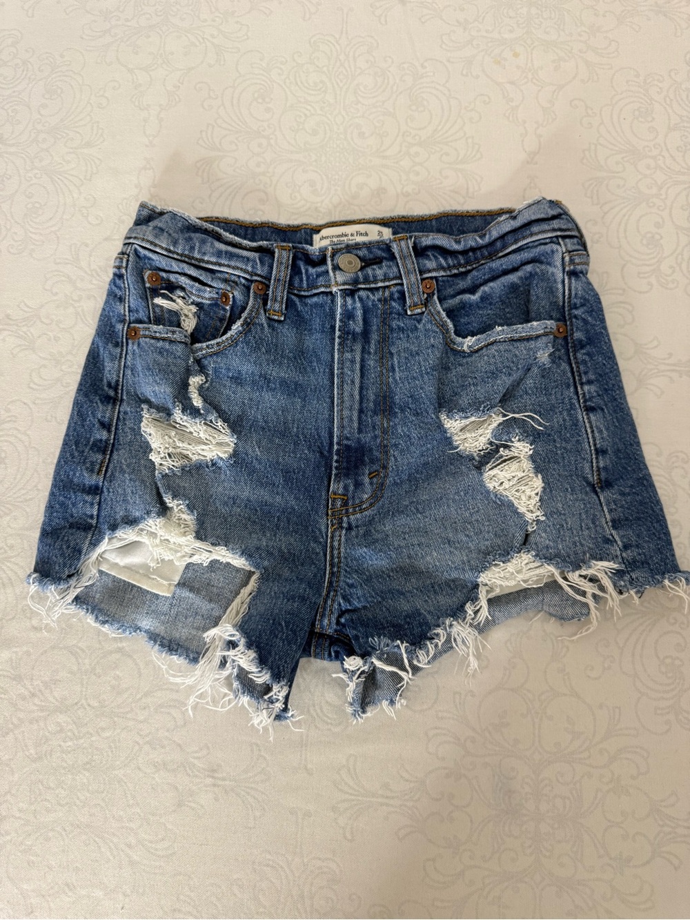 Abercrombie & Fitch The Mom Short High Rise Distressed Denim Jean Shorts Size 25